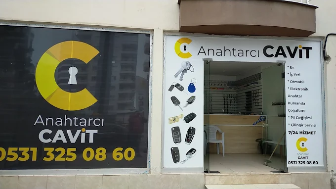 Anahtarcı Cavit dükkan önü
